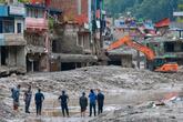 ネパール・中国大洪水の死者数は633人に、不明者は約3000人