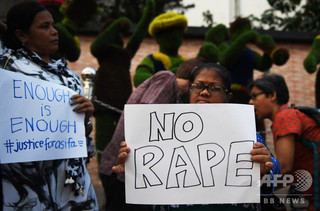 レイプ後に火付けられた女性、犯人を炎に引きずり込み殺害 インド レイプ後に火付けられた女性、犯人を炎に引きずり込み殺害 インド