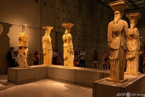 アクロポリス博物館、満月に合わせて無料開放 ギリシャ 写真8枚 国際