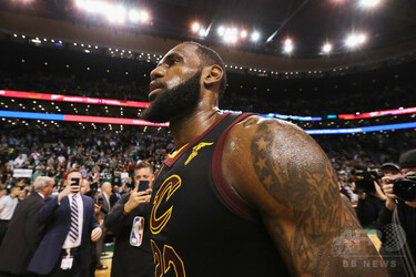 レブロンがキャブスからFAへ、レイカーズや76ersが争奪戦へ 米報道