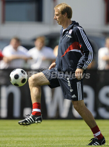 クリンスマン監督 バイエルンの練習に初参加 写真7枚 国際ニュース