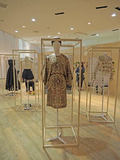 「H&M」環境に配慮したコレクションを発表、10日発売へ