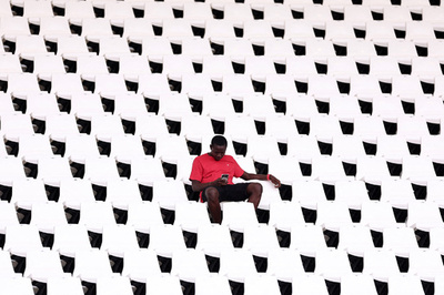 【今日の1枚】観客席に一人、試合前の静寂