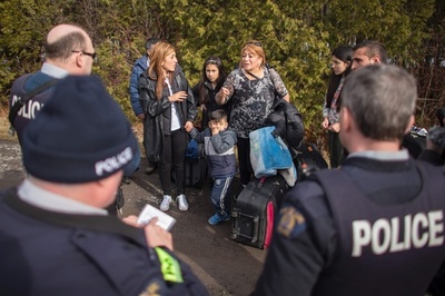 米からカナダへの密入国者が激増 南米やアフリカからも