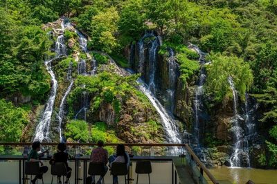 ソウルで広がる「水辺でぼんやり」休暇、都心の滝やデジタル海が人気