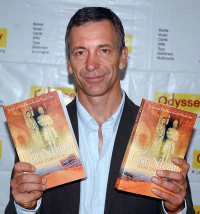 ニザーム藩王国最後の王の生涯をつづった本出版 - インド