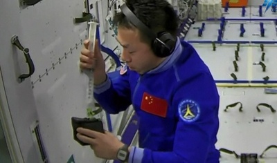 「神舟14号」宇宙飛行士 中国宇宙ステーションで「野菜」栽培