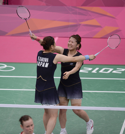 藤井/垣岩組が準決勝進出、バドミントン女子ダブルス