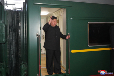 金正恩氏、ロシア到着
