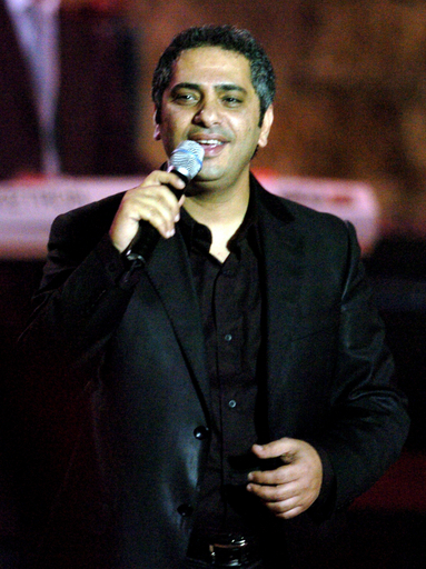 レバノン出身歌手のファデル・シャケル 「第43回カルタゴ芸術祭」に登場