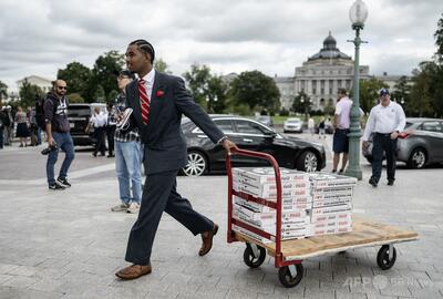 イスラエルのイラン攻撃、「ピザメーター理論」に合致か 米国防総省周辺のピザ店が忙しくなると軍事行動