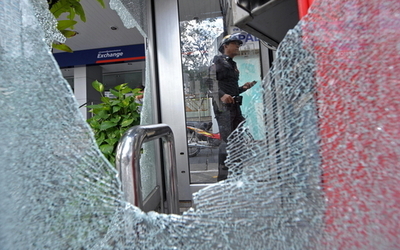 バンコク銀行に手投げ弾、タクシン元首相の裁判と関連か