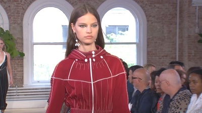 動画：ザンドラ・ローズと再コラボ「ヴァレンティノ」18年クルーズ