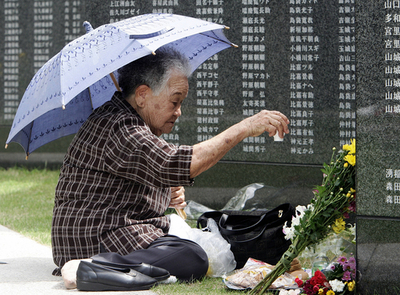 安倍首相、沖縄戦戦没者の追悼式に出席