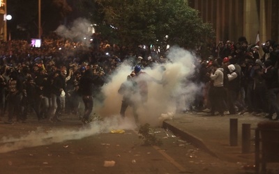 レバノン首都でデモ再燃、2夜連続で治安部隊と衝突