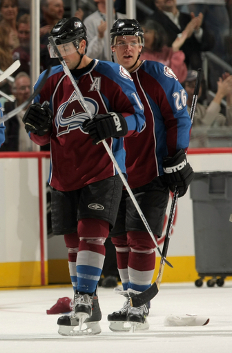 アバランチ 開幕戦でスターズを降す