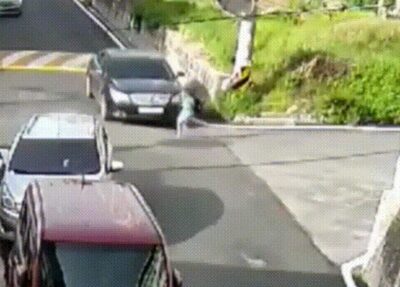 小学生をはね、スピード落とさない乗用車…韓国で映像拡散、巻き起こる非難の声