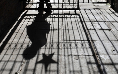 83歳の母親を放置した男に有罪判決、中国