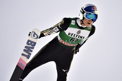 小林陵侑が今季8勝目、グラネルと同点V ジャンプW杯