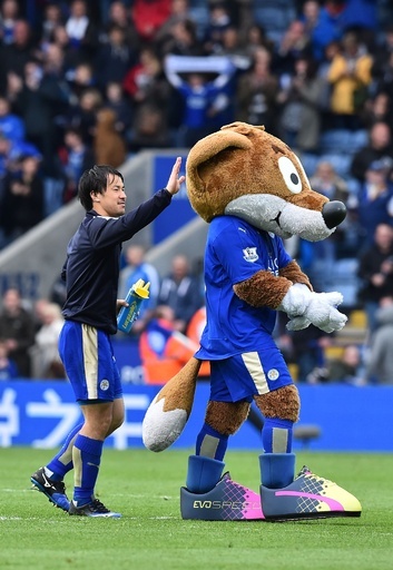 レスターがリーグ制覇に前進、アーセナルは優勝の可能性が消滅