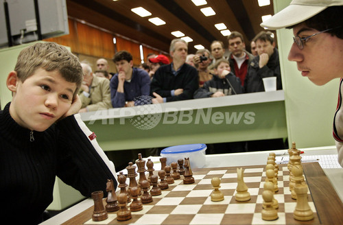 史上最年少のチェス世界チャンピオンを狙う16歳