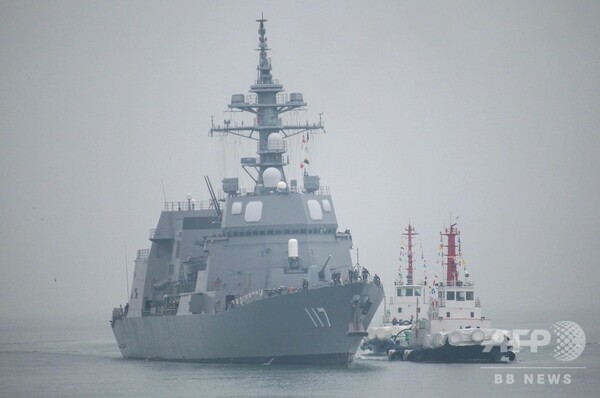 中国・青島で23日に国際観艦式、海自の護衛艦「すずつき」入港