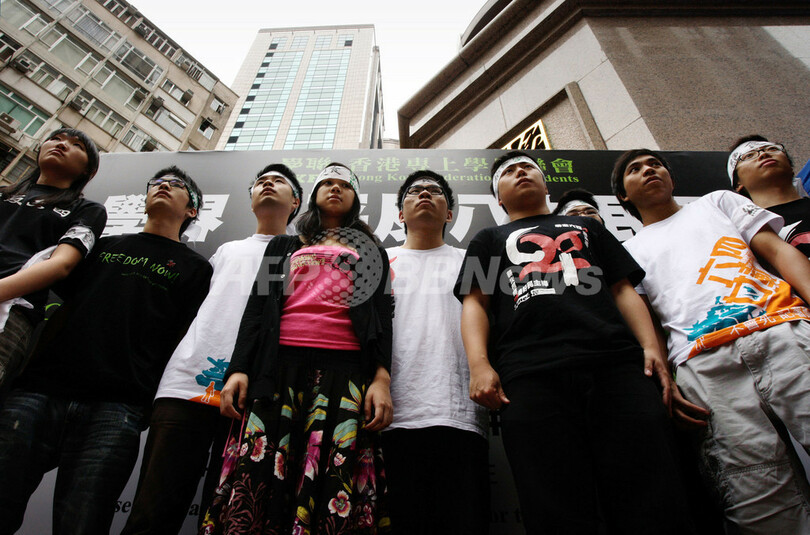 天安門事件に抗議、学生らが64時間のハンスト 香港