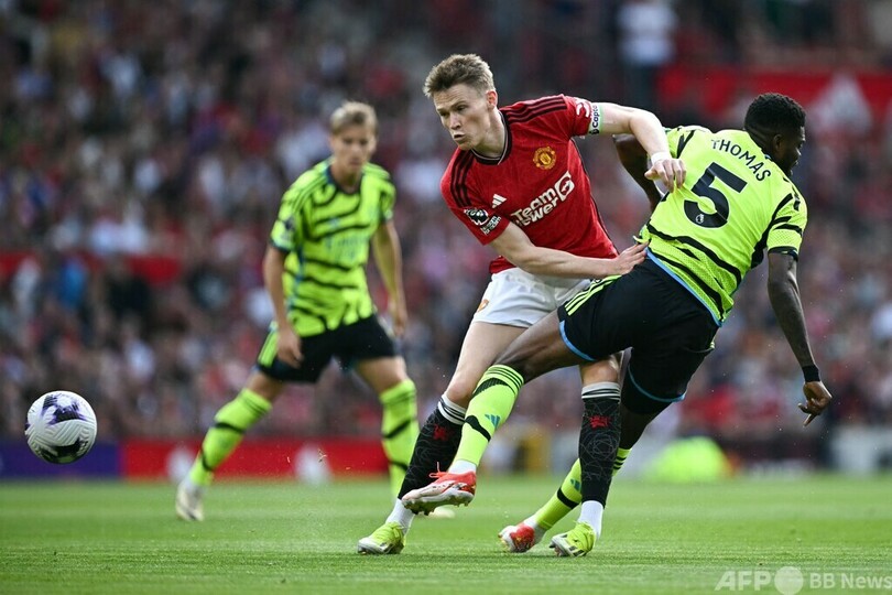 アーセナルがマンU下し暫定首位キープ、優勝争いは最終週へ