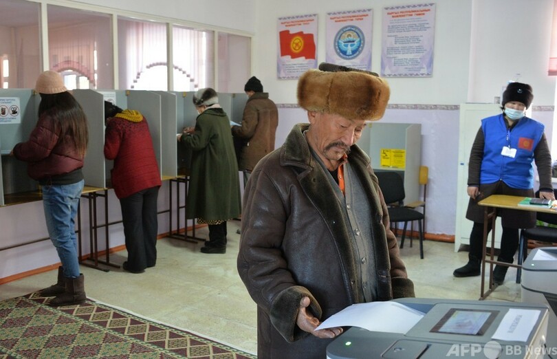 キルギス大統領選、ポピュリストのジャパロフ氏当選確実