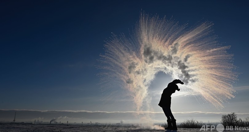 冷たい水よりもお湯の方が早く凍る「ムペンバ効果」、ドイツで再現実験