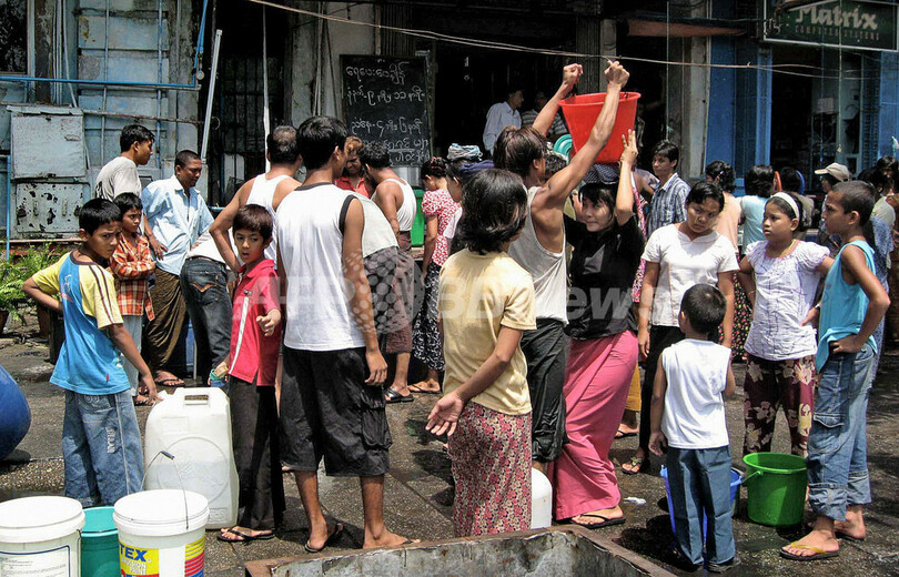 ミャンマー、サイクロンで約4000人死亡