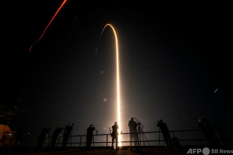 スペースX「ファルコン9」打ち上げ 米ロの宇宙飛行士4人をISSに