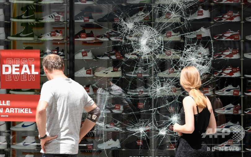 独シュツットガルトで数百人暴動 警官職質で夜遊び集団が暴徒化