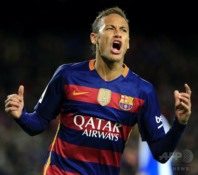 メッシの活躍でバルセロナが先勝、9人のエスパニョールを破る