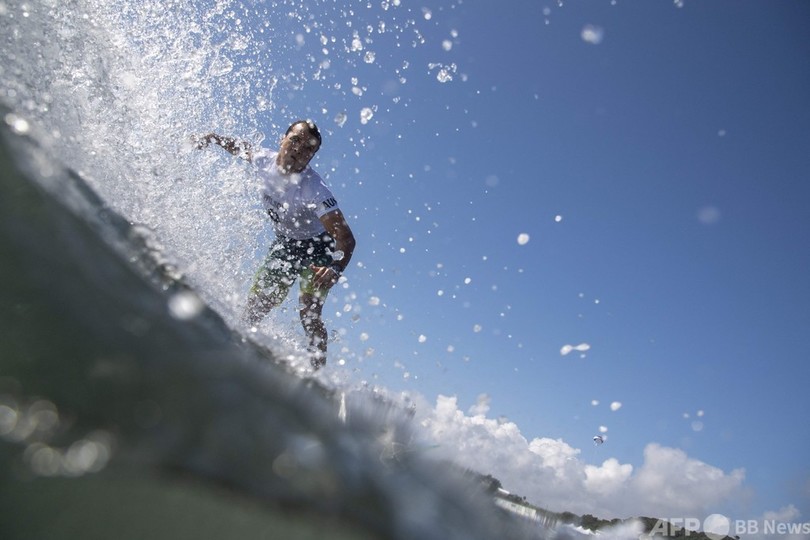 サーフィン決勝、27日に前倒し 台風接近で