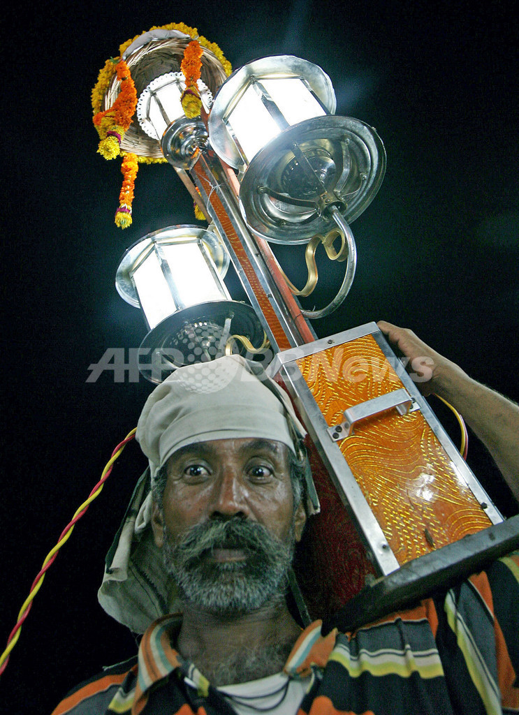 今もインドで行われる、ド派手な伝統の結婚式