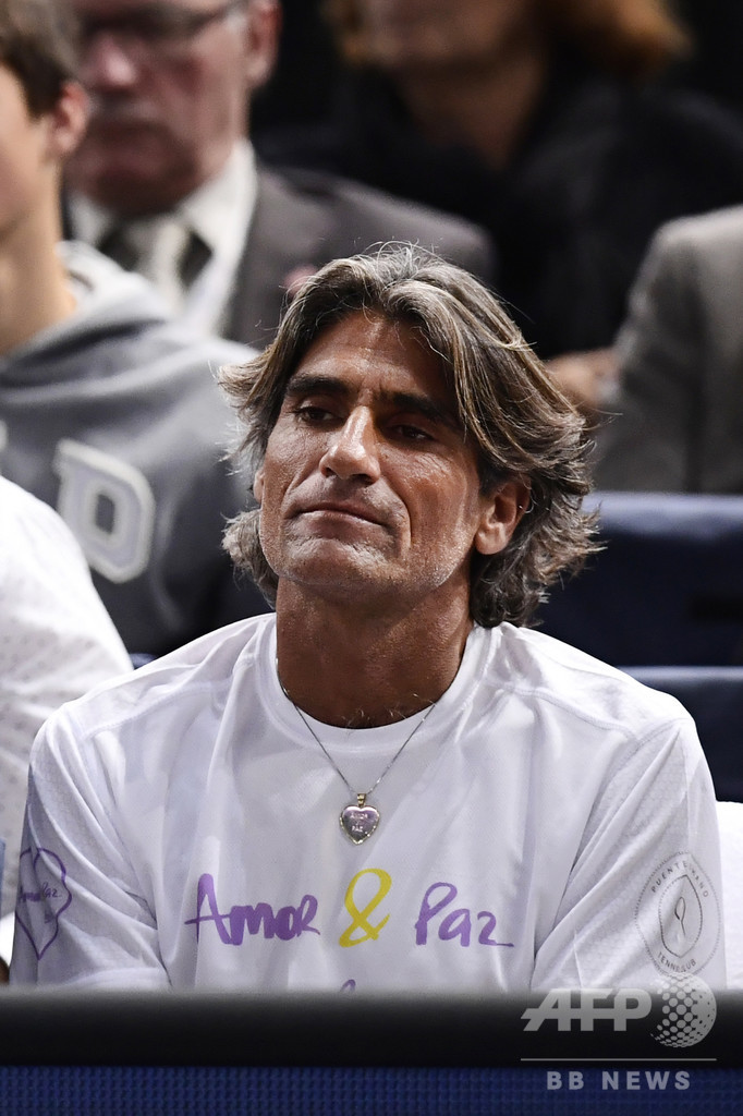 ハグにグル、友だちの木… 王者ジョコビッチが歩む独特な道のり