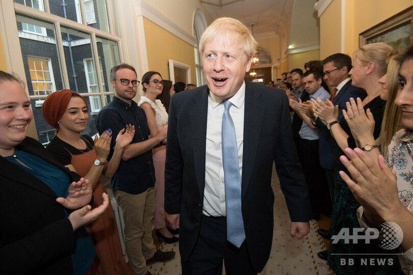 新英首相にジョンソン氏就任 EU離脱実現を誓約