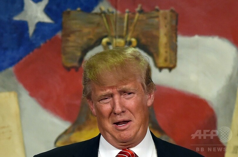 トランプ氏の「不可解」な髪形、カリスマ美容師たちも困惑