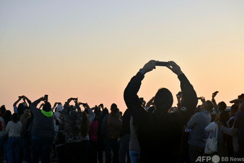 スペースXのロケット、切り離し成功も爆発 2回目試験