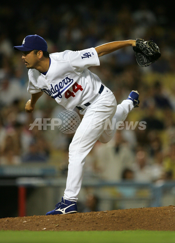 斉藤隆 今季23セーブ目を挙げる