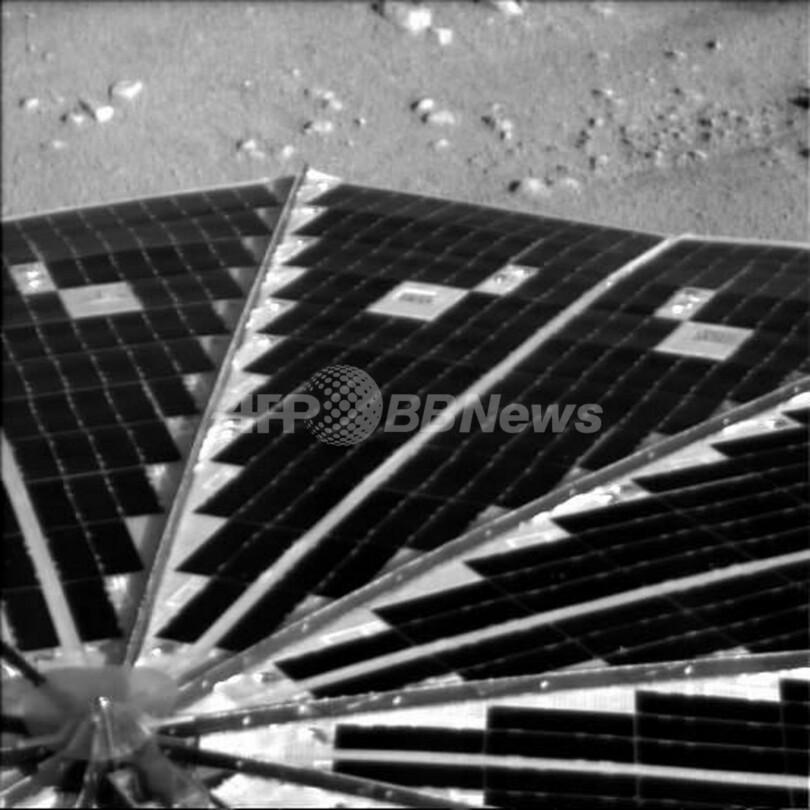 NASA火星探査機「フェニックス」 火星に無事着陸