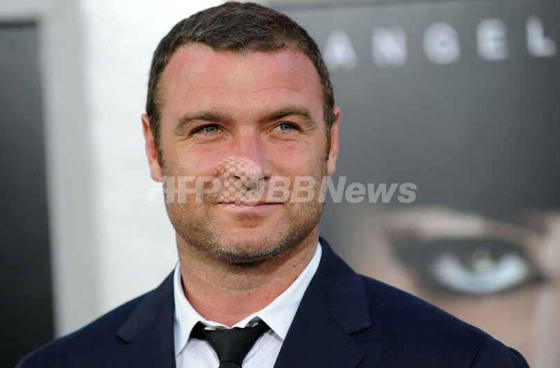 アンジー、『ソルト』のプレミアにブラピ同伴