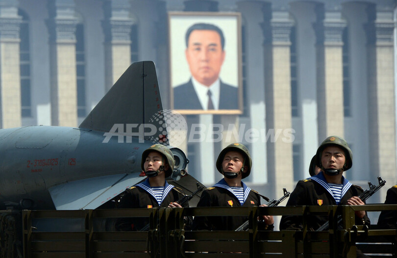 【写真特集】故金日成主席の生誕100年を祝う軍事パレード、北朝鮮