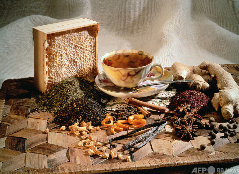 中薬入り茶飲料 中国の若者の間で「滋養ブーム」を生む