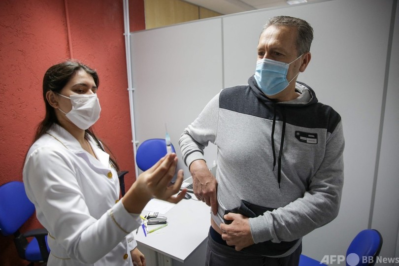 臀部にワクチン接種 ブラジル当局「副反応を軽減」