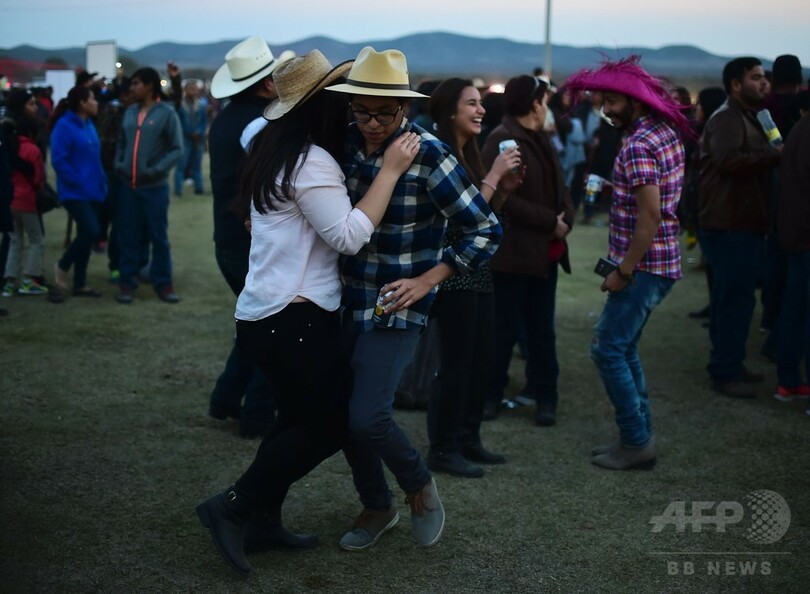 メキシコ人少女の誕生パーティーに1万人！ ネットで拡散、130万人が「行くよ！」