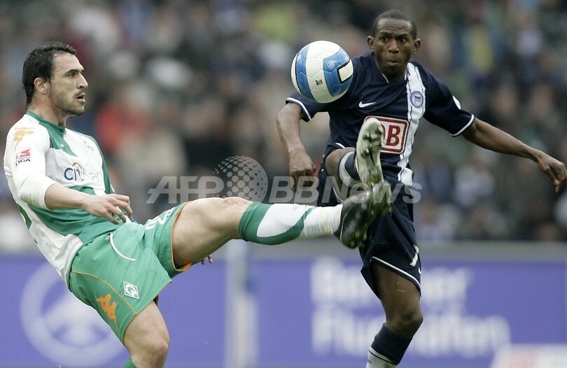 ブレーメン アウェーでヘルタ破る