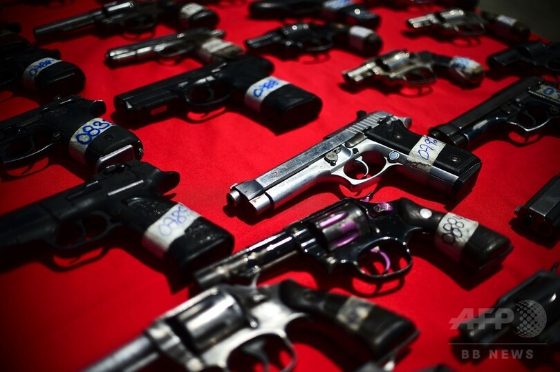 銃手放したら家電あげます、経済危機で治安悪化のベネズエラ政府