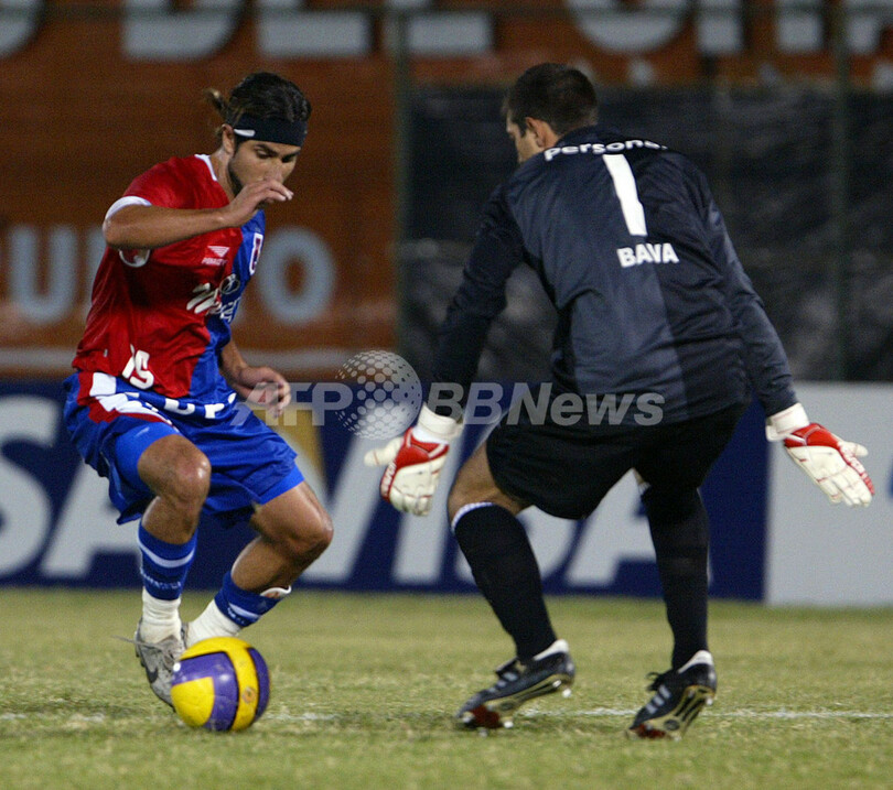 ＜サッカー 07リベルタドーレス杯南米選手権＞リベルタ 2戦合計スコア3-2で準々決勝へ - パラグアイ